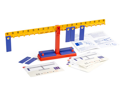 [95030] JUEGO MINILAND BALANZA NUMERICA 20 PESAS + 10 COLGADORES